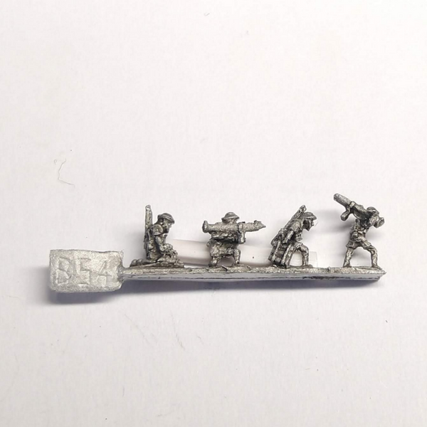 B54 Brit Inf PIAT Med
