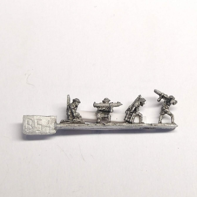B54 Brit Inf PIAT Med