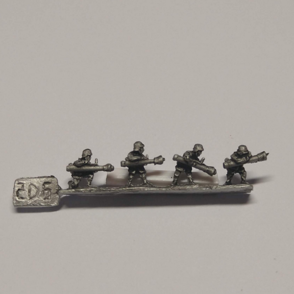 G57 Ger inf Panzerfausts